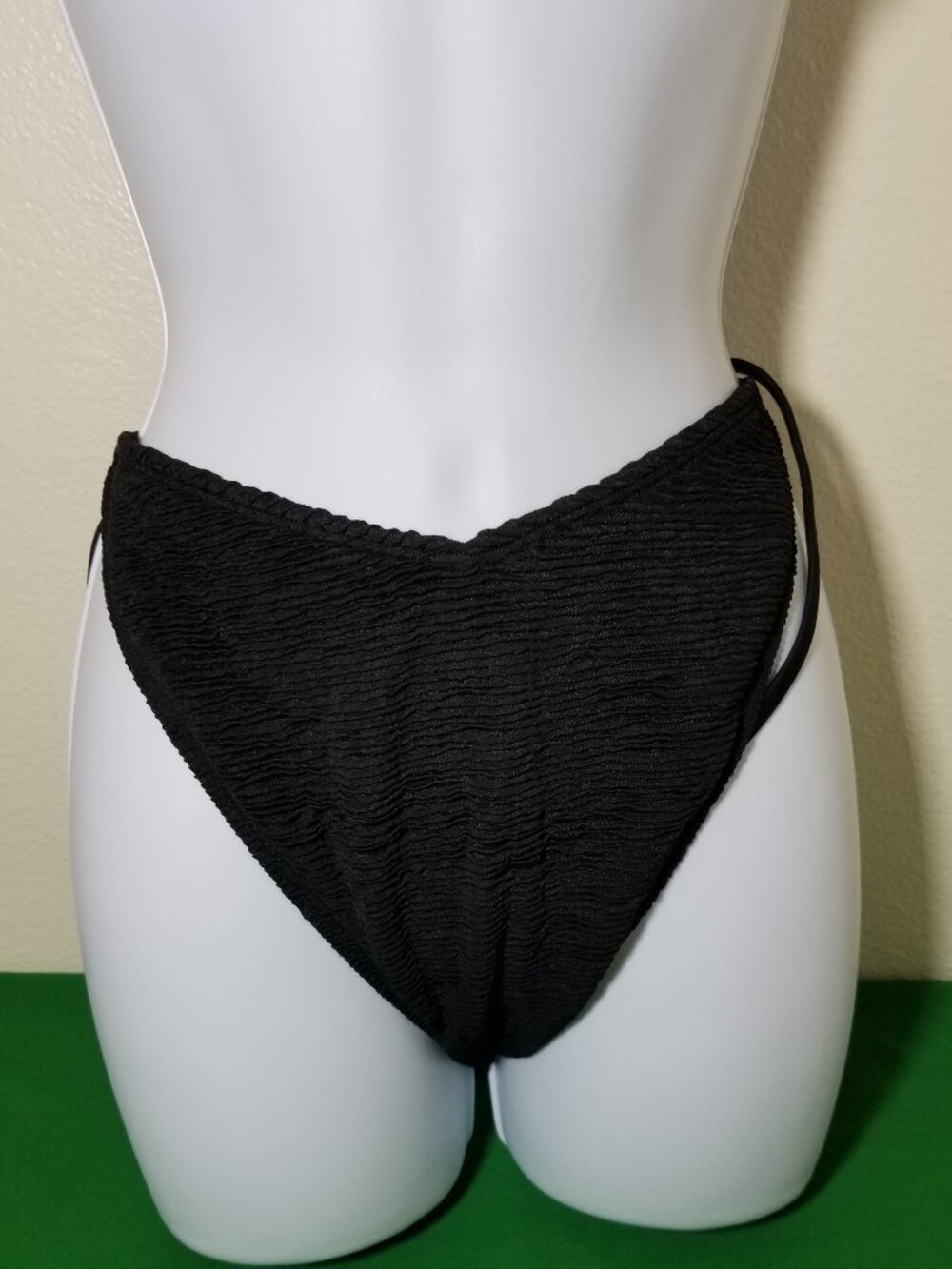 Ivory Rose Black Bikini Bottom Swimwear Size 20 Cheeky Curvy Beach Sexy Pool NWT